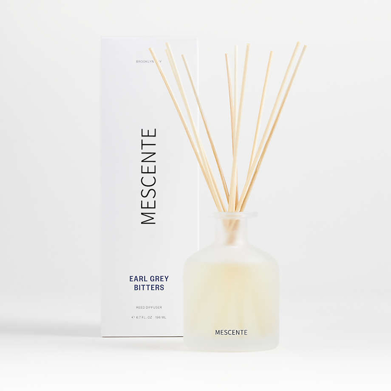 Подарочный набор ароматических диффузоров M&Scent под торговой маркой фиолетового цвета с коробкой