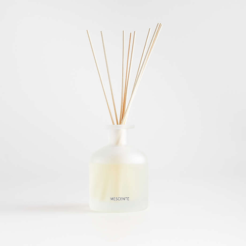 Подарочный набор ароматических диффузоров M&Scent под торговой маркой фиолетового цвета с коробкой