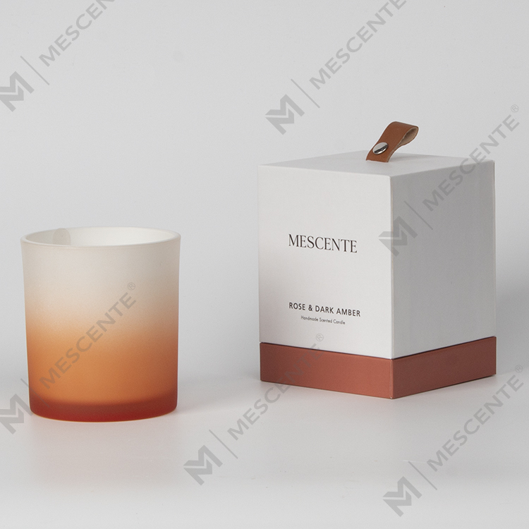 Большая ароматическая соевая свеча с градиентом из матового стекла